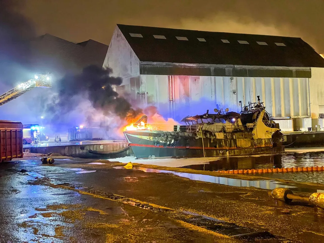 Incendie d'un chalutier aux Sables-d'Olonne